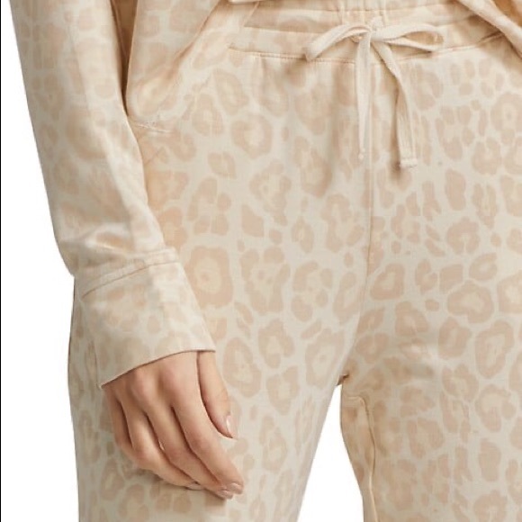Splendid Pants - NWT SPLENDID Super Soft Leopard Joggers Oatmeal